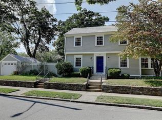 252 Summit Ave, Providence, RI 02906