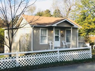 1814 Nelson Dr, Dalton, GA 30721