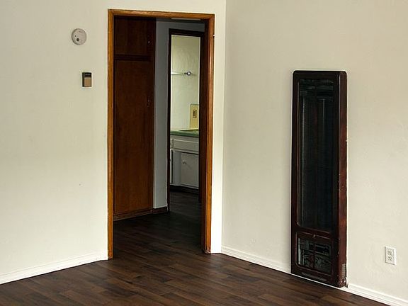 4th image of 228 H St APT F