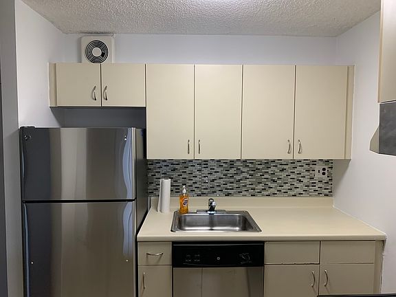 5th image of 2540 Shore Blvd APT 8I