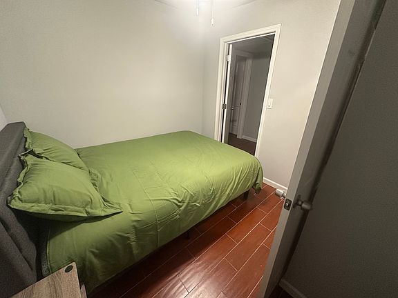 3rd image of 8626 Nairn St
