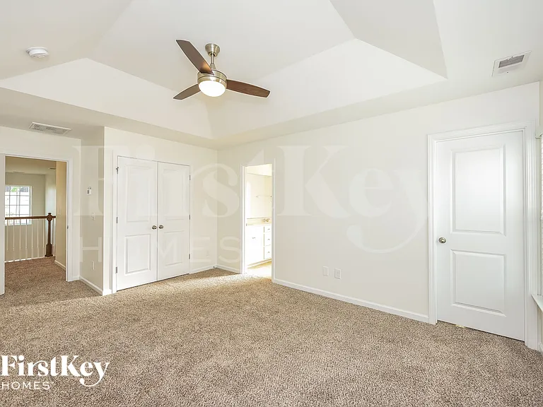 736 Redbud Ln — Photo 10