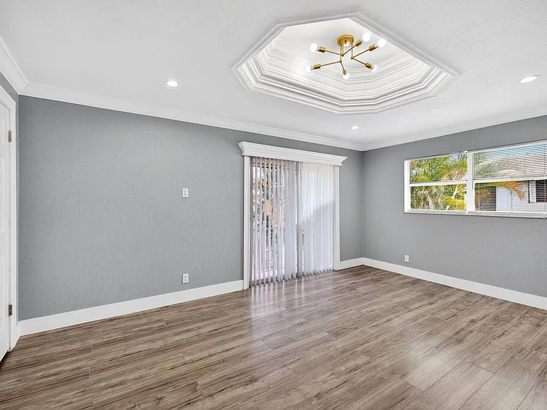 5424 SW 44th Ter — Photo 34