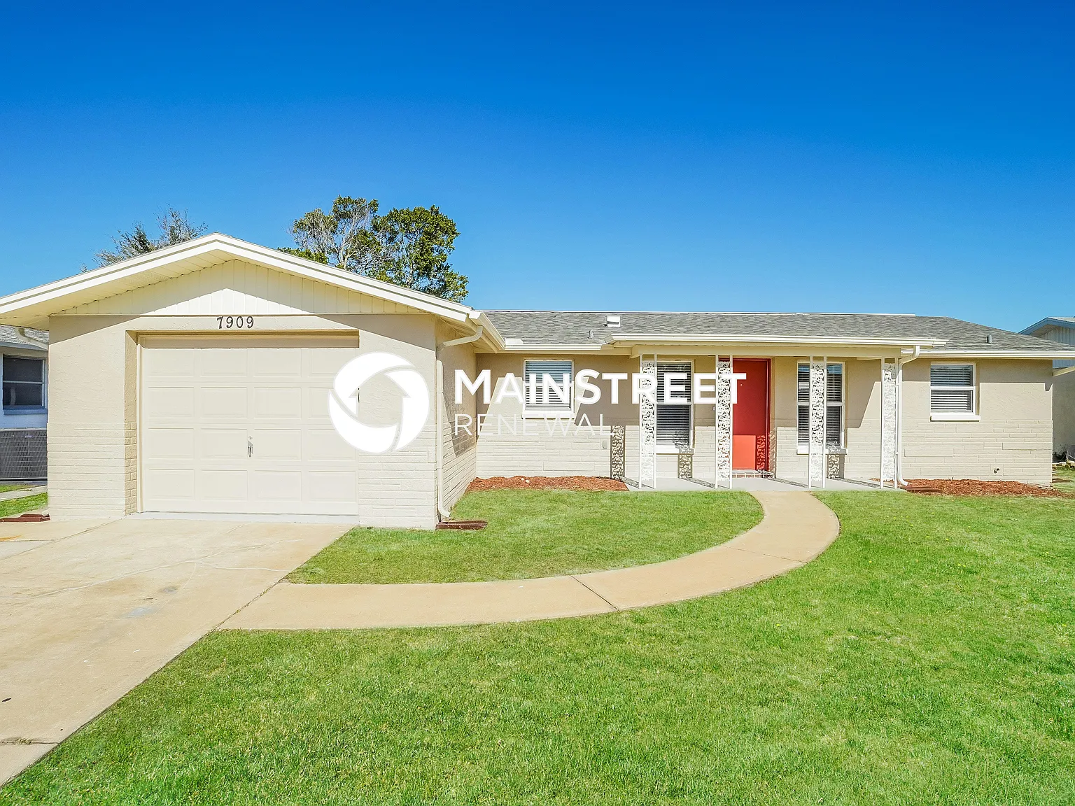 7909 Hawthorn Dr — Photo 1