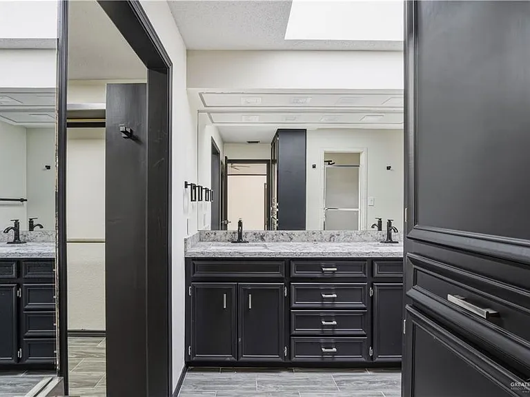 413 Toronto Ave — Photo 15
