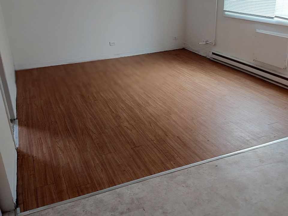 2nd image of 1720 Saint Charles Rd APT 1