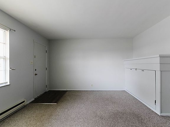 3rd image of 2310 N Oakwood Ave #3