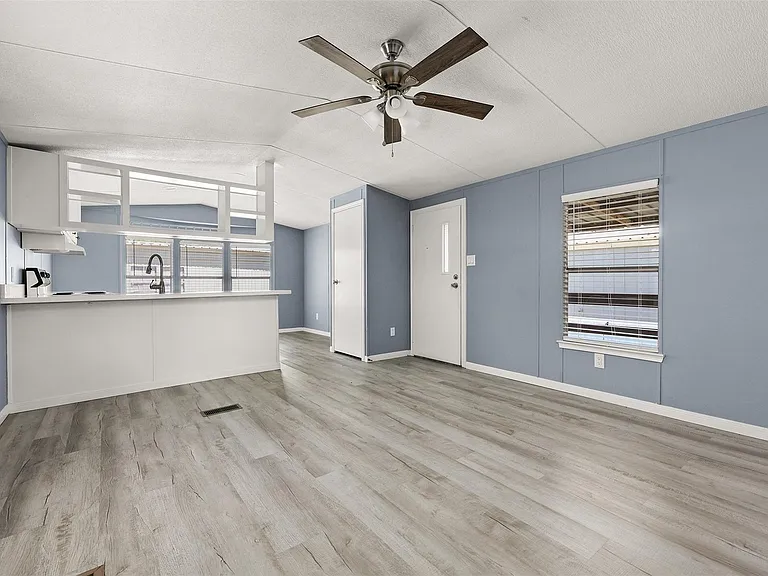 2222 N Austin Ave #44 — Photo 6