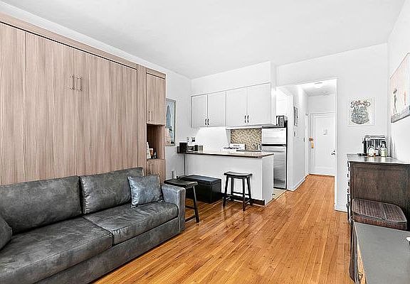 2nd image of 444 E 87th St #3P