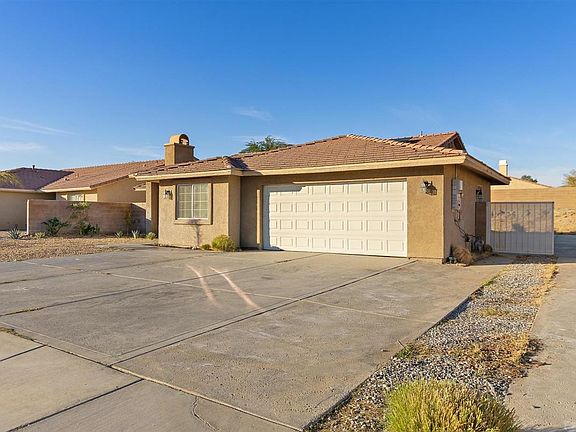 3rd image of 65914 Estrella Ave