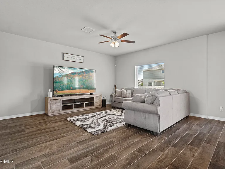 12245 Desert Pine Ave — Photo 24