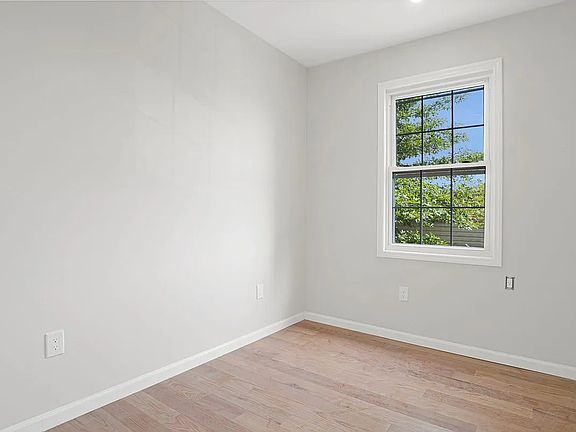 4th image of 1614 Stadium Ave Floor 1