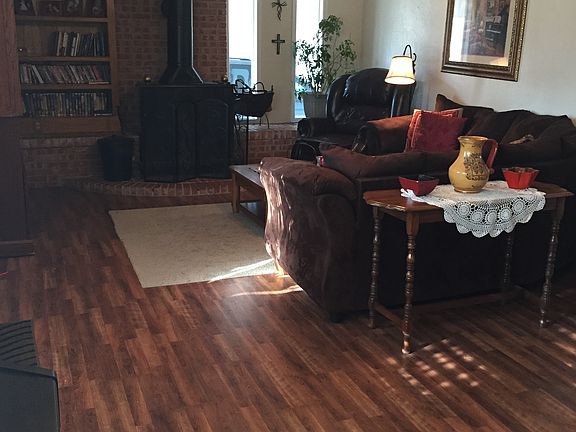 3rd image of 406 N 8th Ave