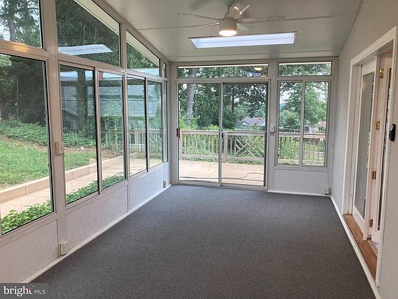 5th image of 209 Coronet Dr