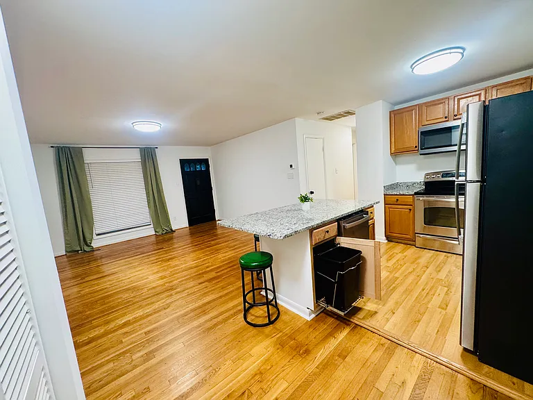 1216 W Leigh St — Photo 34