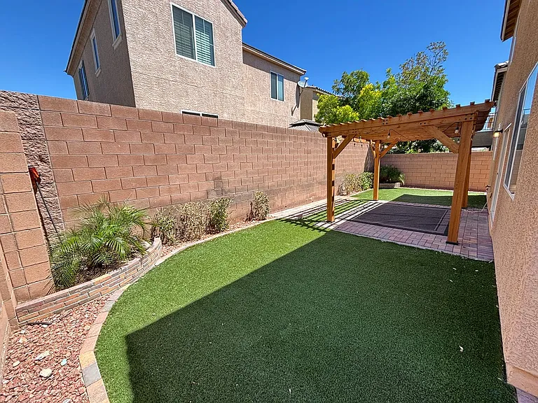 10612 Forum Peak Ln — Photo 43