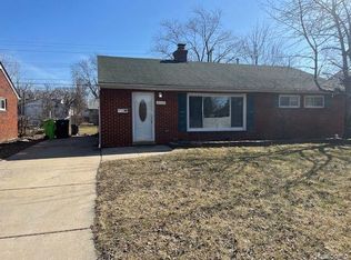 26342 Dale Ct, Roseville, MI 48066
