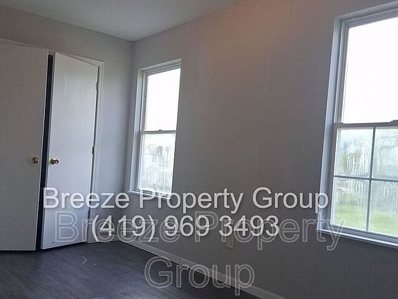 3rd image of 133 W Warren Ave