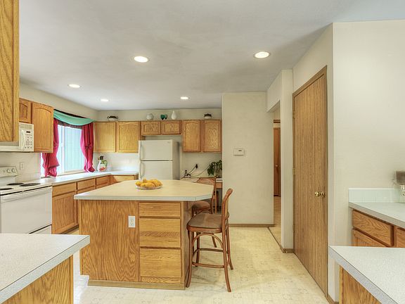 4th image of 13324 67th Ave E