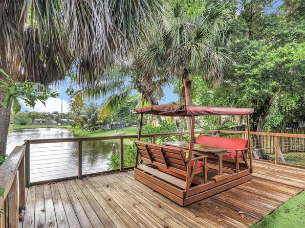 1101 NW 43rd Ave, Coconut Creek, FL 33066