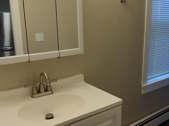 3rd image of 51 East St #1