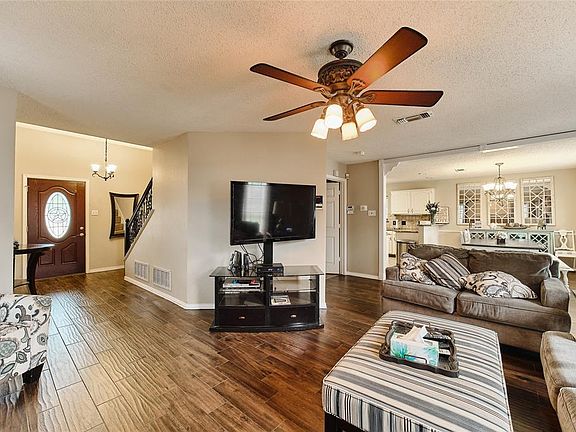 4th image of 7968 Vista Hill Ln