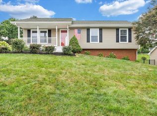 5242 Orchard Hill Dr, Roanoke, VA 24019