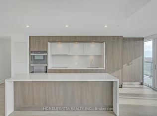 20 Inn On The Park Dr #1833, Toronto, ON M3C 0P8