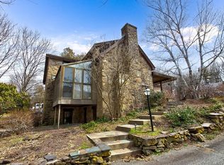 658 Bernardston Rd, Greenfield, MA 01301