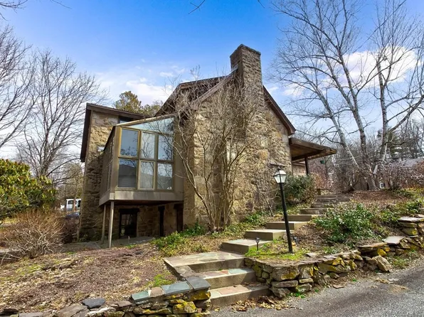 658 Bernardston Rd, Greenfield, MA 01301