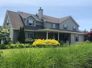 56 Middle Pond Rd, Southampton, NY 11968