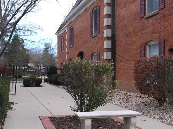 2606 E 2nd St APT F, Bloomington, IN 47401