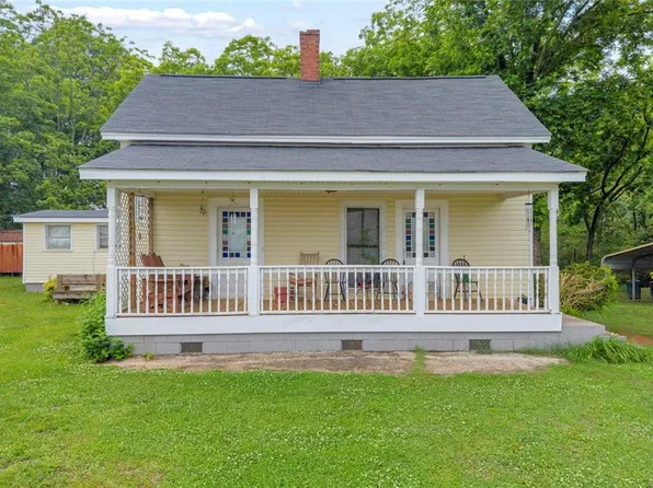 5270 Gainesville St, Flowery Branch, GA 30542