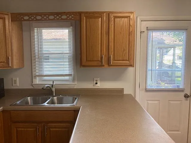 811 Minnie St — Photo 18