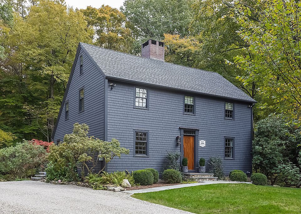 2nd image of 6 Clover Ln