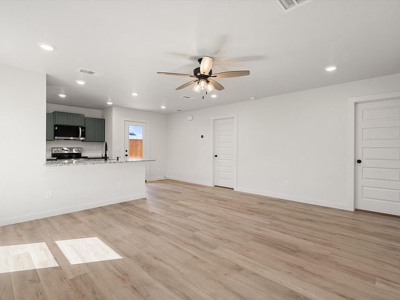 4th image of 501 E 23rd St