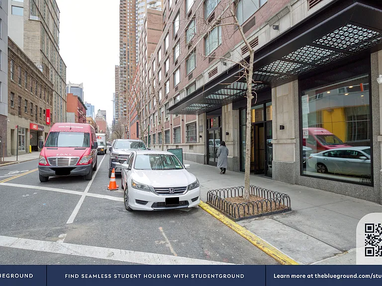 520 W 43rd St #24F — Photo 36