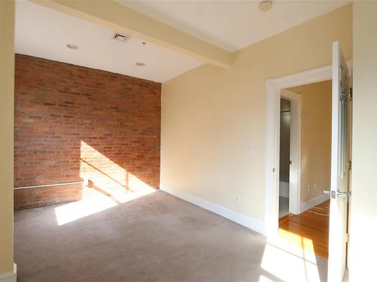 20 Trowbridge St #2 — Photo 7