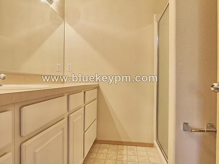 3807 NW Fletcher Ct — Photo 8