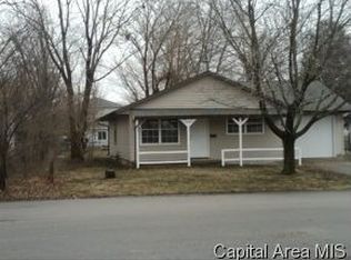 700 N Ridge Ave, Taylorville, IL 62568