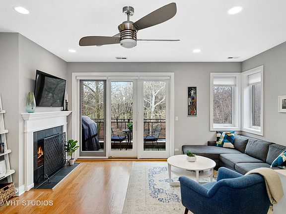 2nd image of 4048 N California Ave #2