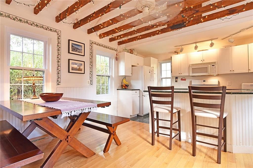 122 Duke St, East Greenwich, RI 02818 Zillow