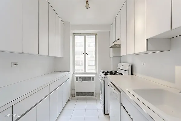 Rented by Corcoran | media 12