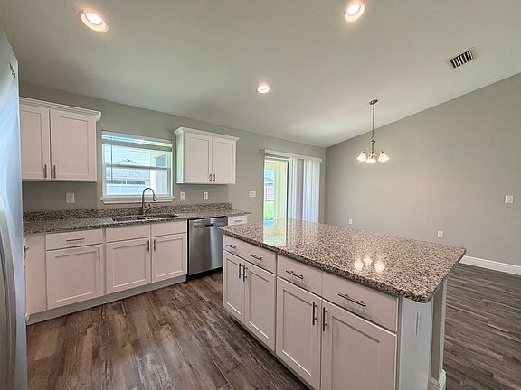 5th image of 9 Larch Dr