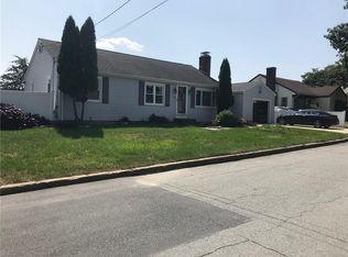 160 Chestnut Ave, Cranston, RI 02910