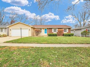 2302 Blackthorn Dr, Champaign, IL 61821