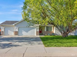 3885 E Deer Mdw, Idaho Falls, ID 83401