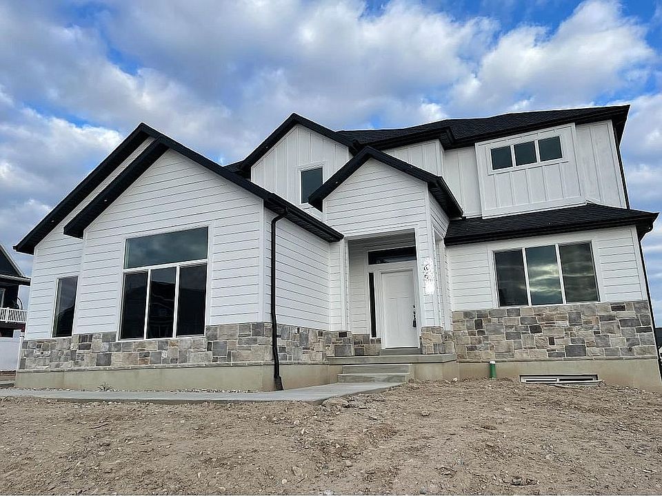 1st image of 66 E Garibaldi Way