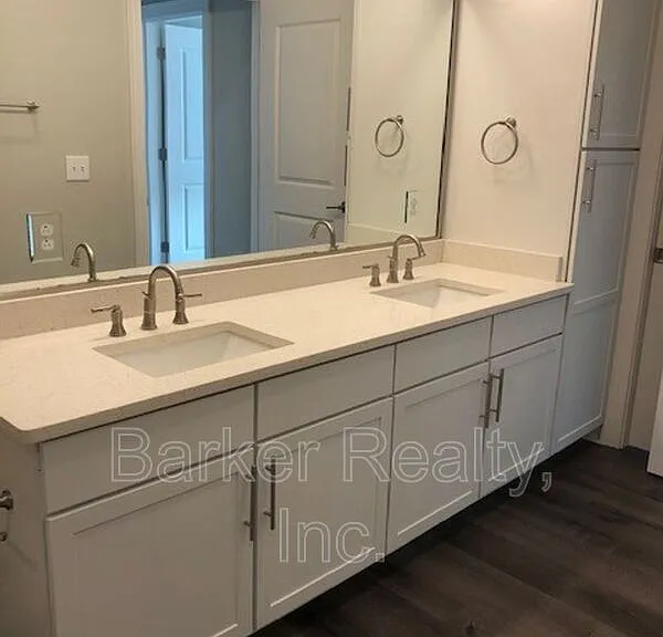 414 S White St #203 — Photo 9