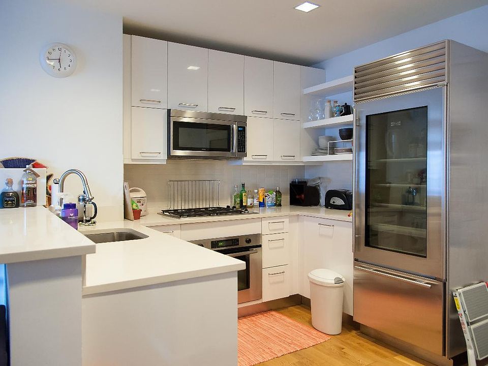 1st image of 635 W 42nd St APT 4M